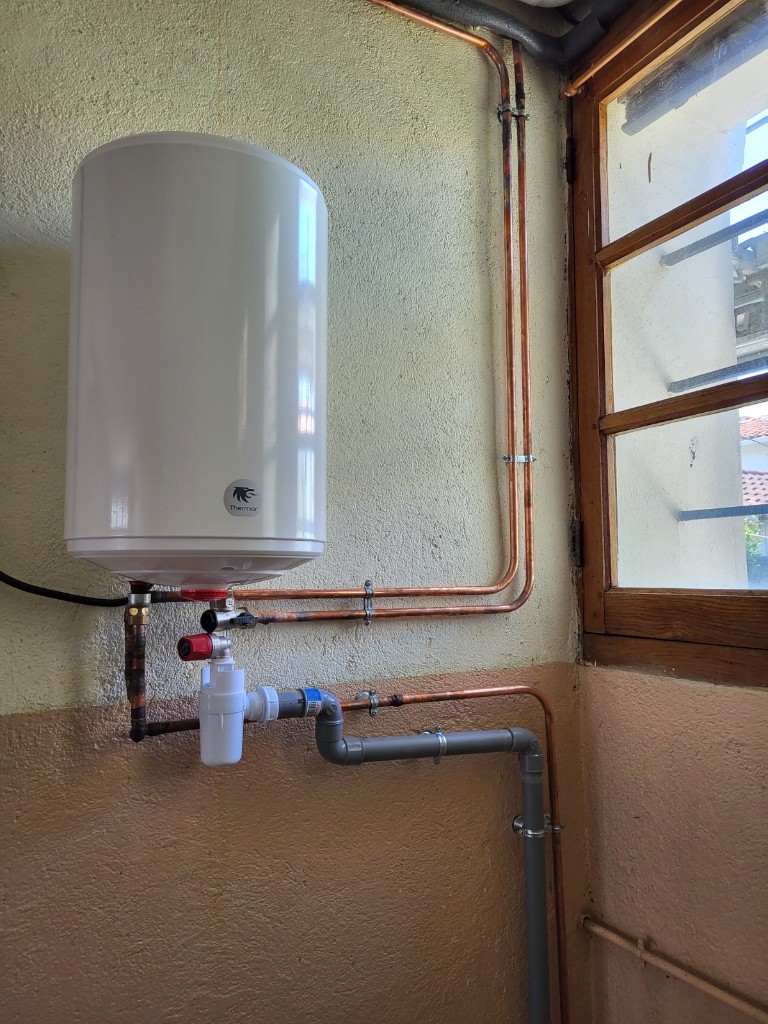 Installation de chauffe-eau et réseau de plomberie